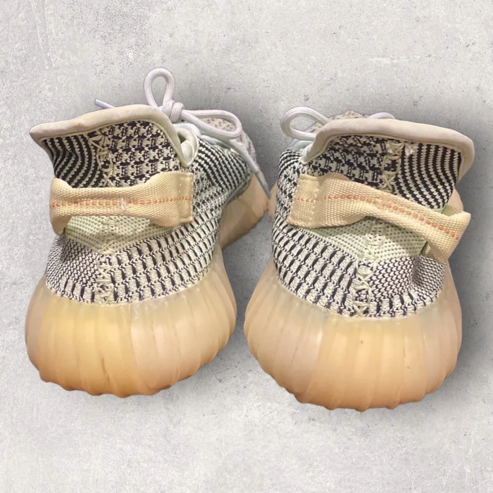Size 10- Adidas Yeezy Boost 350 V2 Yeezreel Non-Reflective - Picture 4 of 6